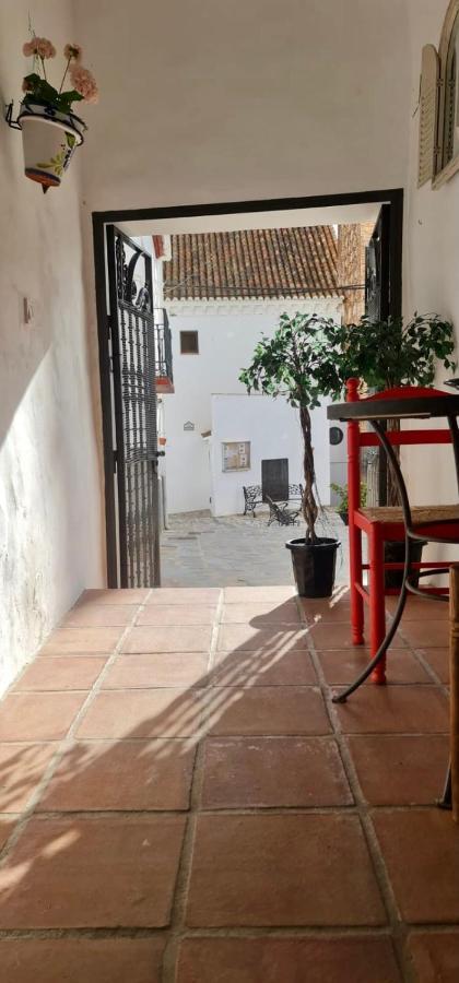 Cheerful One Bedroom Townhouse With Patio Árchez エクステリア 写真