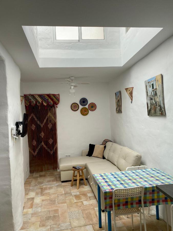 Cheerful One Bedroom Townhouse With Patio Árchez エクステリア 写真