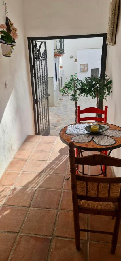 Cheerful One Bedroom Townhouse With Patio Árchez エクステリア 写真
