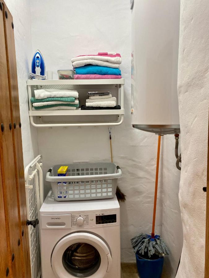 Cheerful One Bedroom Townhouse With Patio Árchez エクステリア 写真