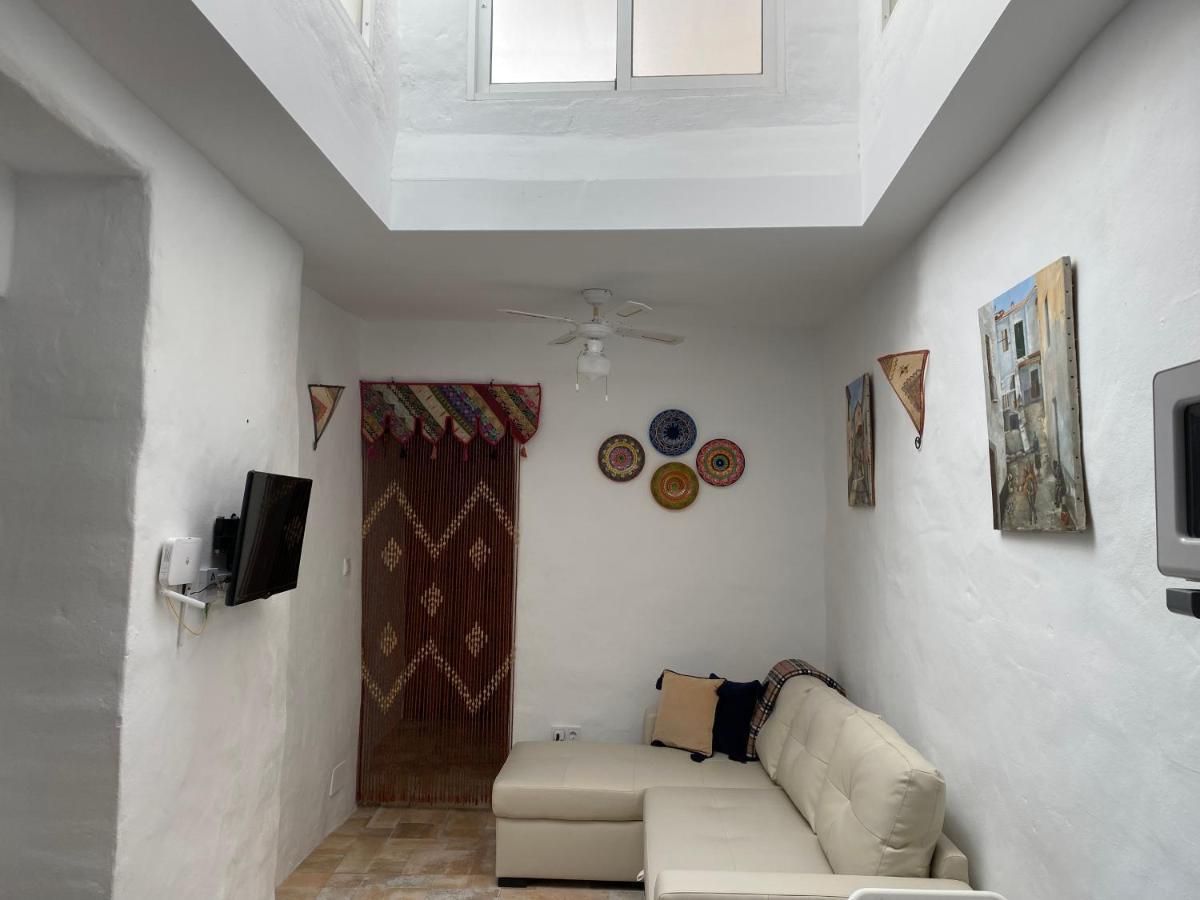 Cheerful One Bedroom Townhouse With Patio Árchez エクステリア 写真